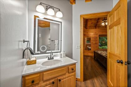 Bear Bottom Cabin - image 23