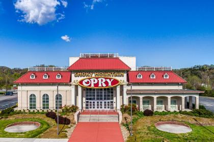 Peak Paradise Gatlinburg Mountain View - image 30