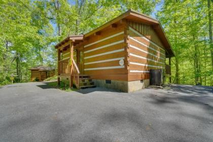 A Lover's Paradise cabin - image 24