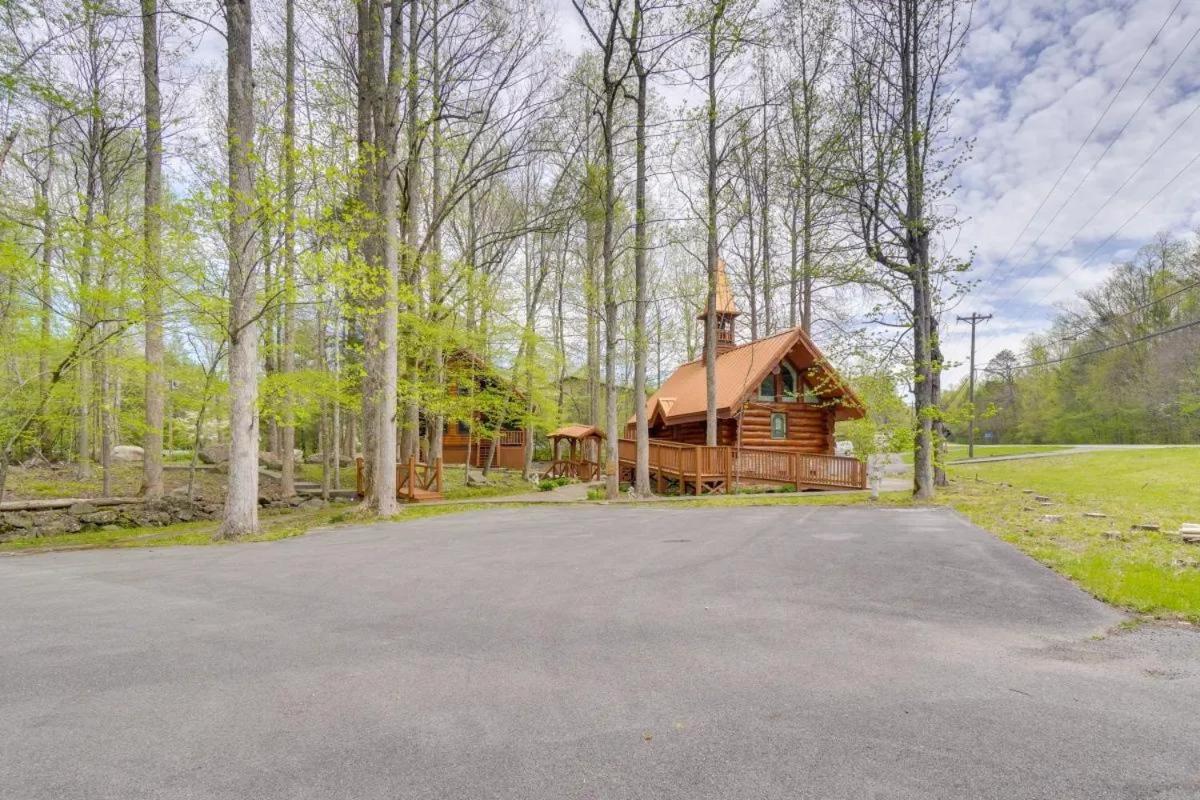 Parkway Treasure cabin - main image