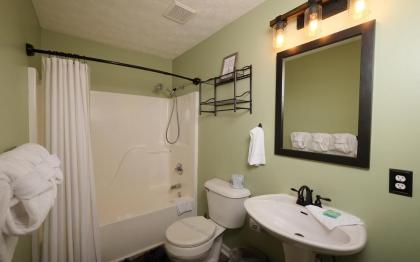 Hilltop Hideaway - image 29