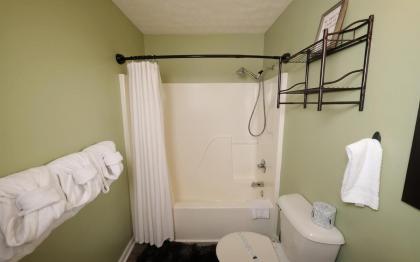 Hilltop Hideaway - image 30