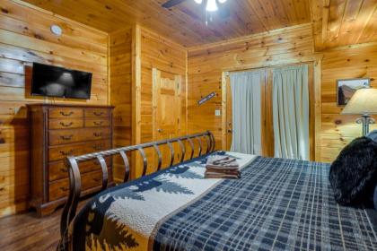 Gatlinburg Getaway Private Hot Tub and Fireplace! - image 22