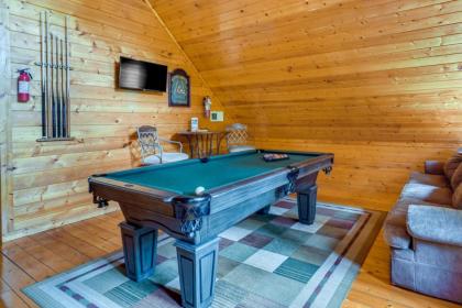 Gatlinburg Getaway Private Hot Tub and Fireplace! - image 28