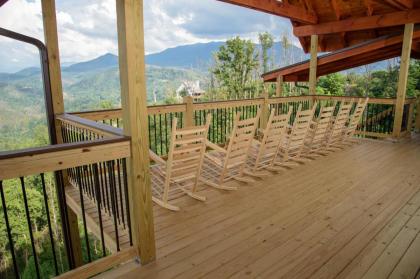 Skyline Splendor: Luxe Retreat with Breathtaking Views Over Downtown Gatlinburg - image 27