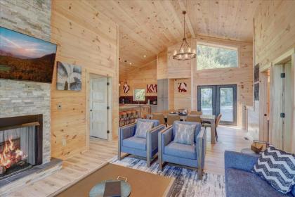 4 BD Modern cabin heated ModPool and prime locale - image 22