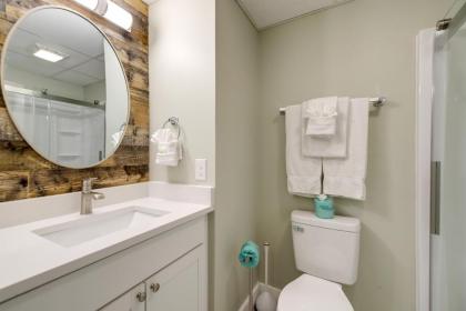 Gatlinburg Condo with Smoky Mtn Views Walk to Dwtn! - image 23